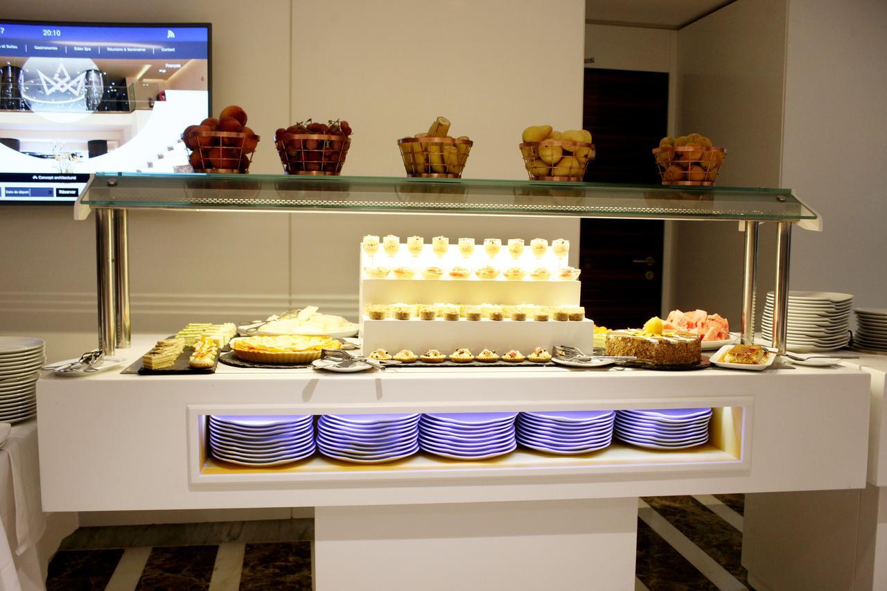 Radisson Hotel Sfax Exterior foto A dessert buffet